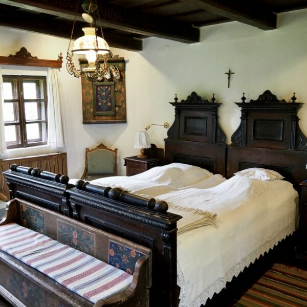 2.guesthouses-Miclosara-min-600x600
