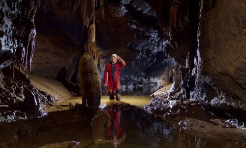 potholing-cave-gulf-river-500x300