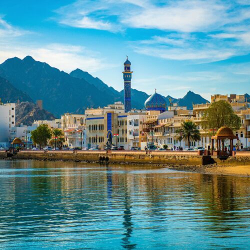 mechet-muscat-oman-nebo-gory-more-doma-zdaniia