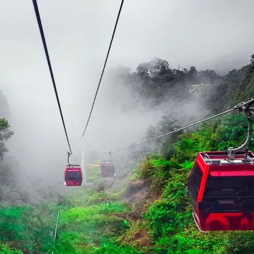 genting-highlands-epic-cable-car-ride-through-the-lush-rainforest-of-malaysia