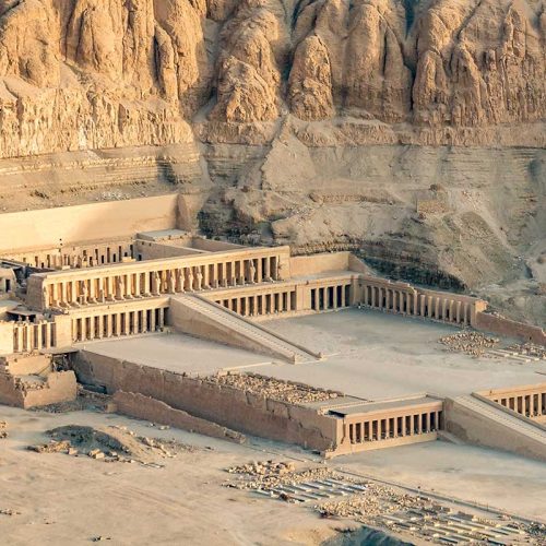 hatshepsut-ban.jpg hatshepsut-ban.jpg