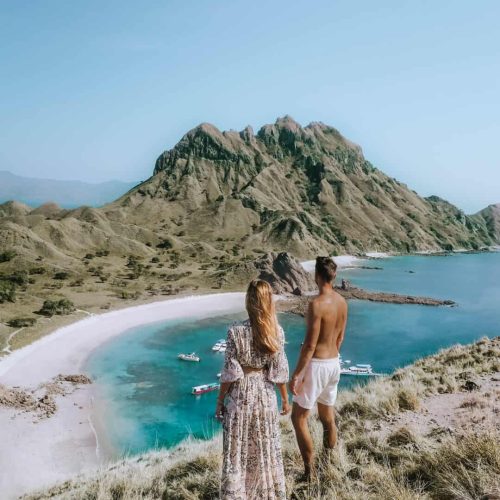 Padar-Island-Couple-1635-1080x1350