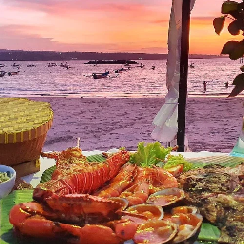 cropped-beachfront-seafood-dinner-2