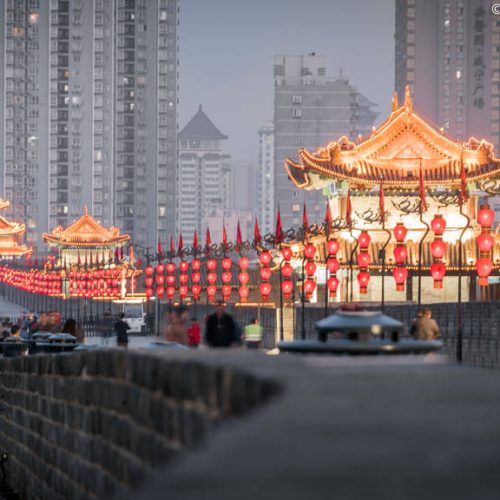 luminous-lanterns-in-xian-china-axnpao04kndzjae8