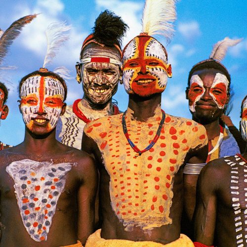 carol-beckwith-angela-fisher_karo-courtship-dancers-ethiopia-1