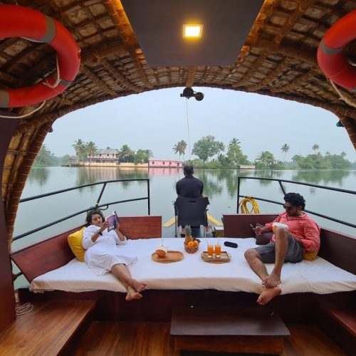 Honemoon-Special-Boat-1280x950 Honemoon-Special-Boat-1280x950