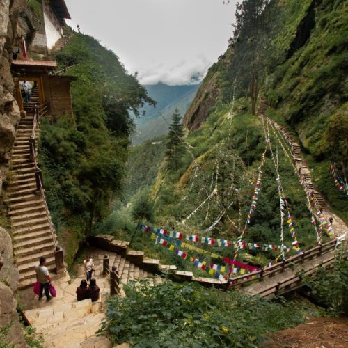 tigers-nest-path tigers-nest-path